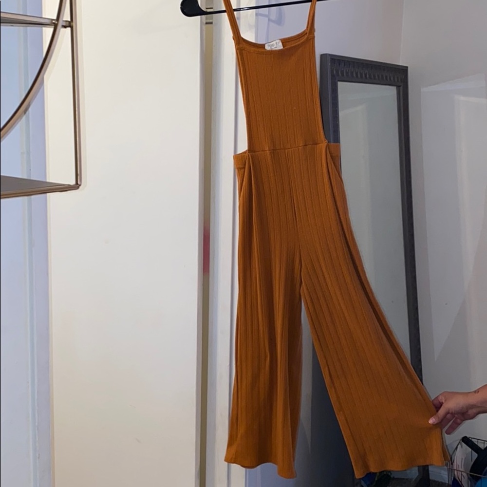 Tan overalls with pockets - Picture 2 of 2